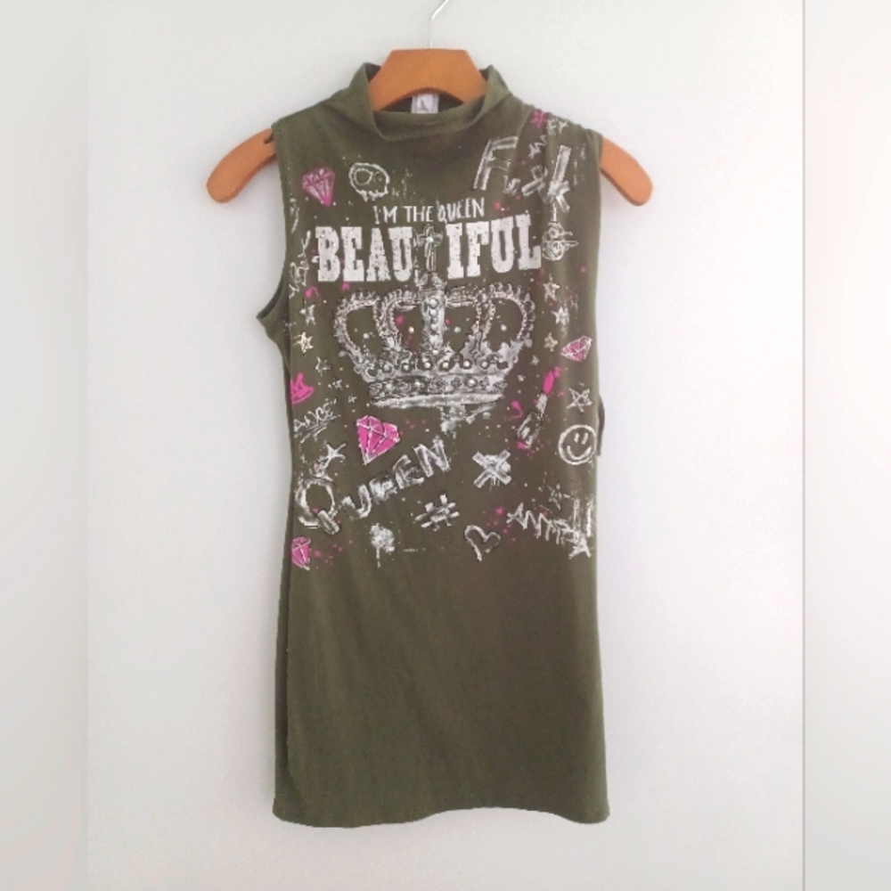 I'm the Queen Beautiful Side Open Tie Up Tunic (Brand New)